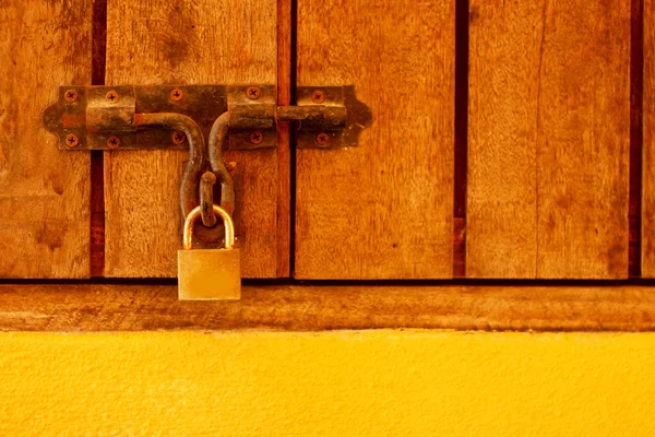 Porta de bloqueio de parafuso - estilo vintage . — Fotografia de Stock