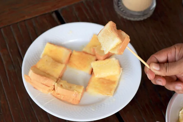 Tostar con mantequilla y espolvorear con azúcar . —  Fotos de Stock