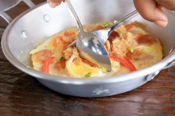 Frühstück mit Spiegelei Pfanne — Stockfoto