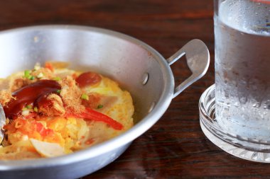 sahanda yumurta tava ile Kahvaltı