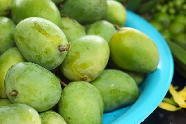 Frukten mango i marknaden — Stockfoto