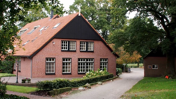 Farmhouse in the east of te Netherlands — Stock Photo, Image