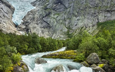 buzul pik Norveç Milli Parkı.
