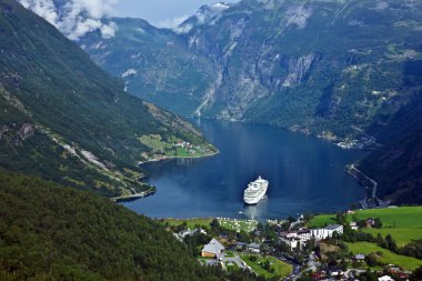 Cruise liner geiranger sea Port, Norveç