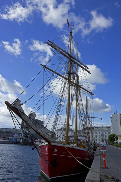 Yacht in Copenhagen port — Stock Photo, Image