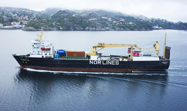 Nave da carico vicino a Bergen — Foto Stock