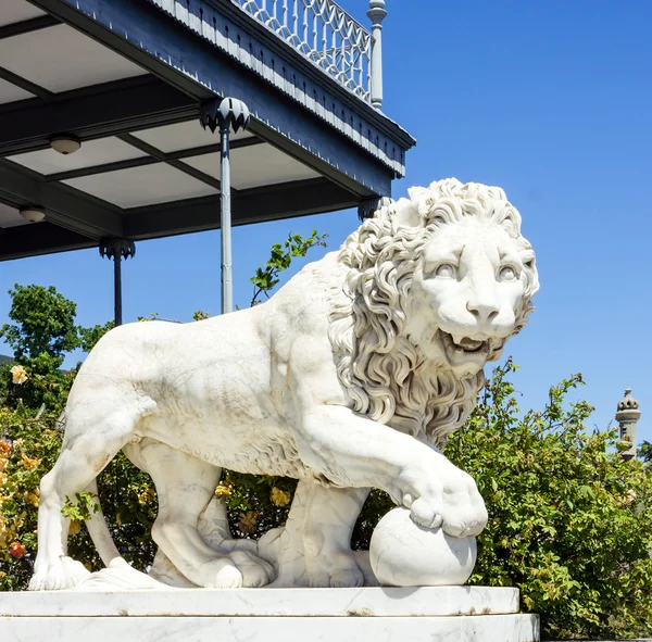 Escultura de leão — Fotografia de Stock