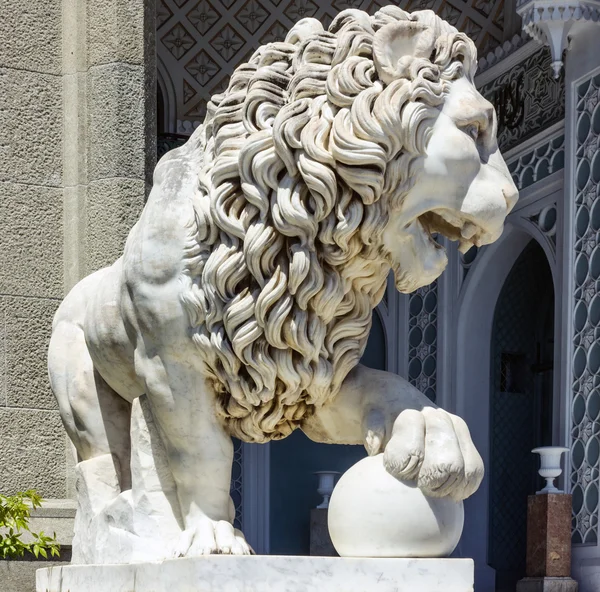 Lion sculpture — Stockfoto