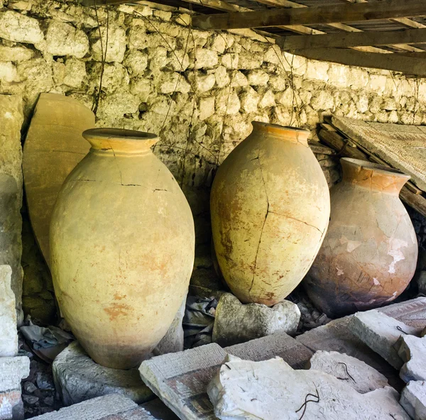 Ancient clay pots excavations — Stock Photo, Image