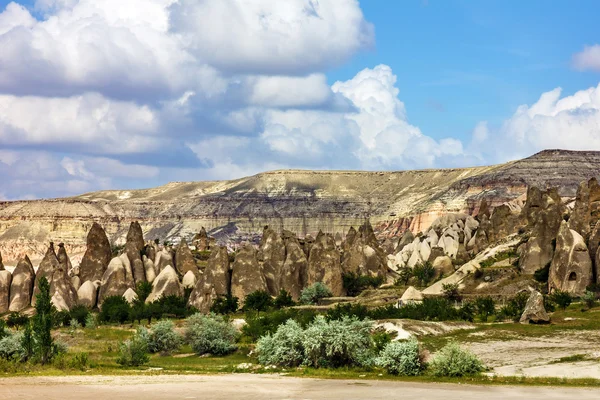 Mountain landscape in Goreme, Cappadocia, Turkey — Stock Photo, Image