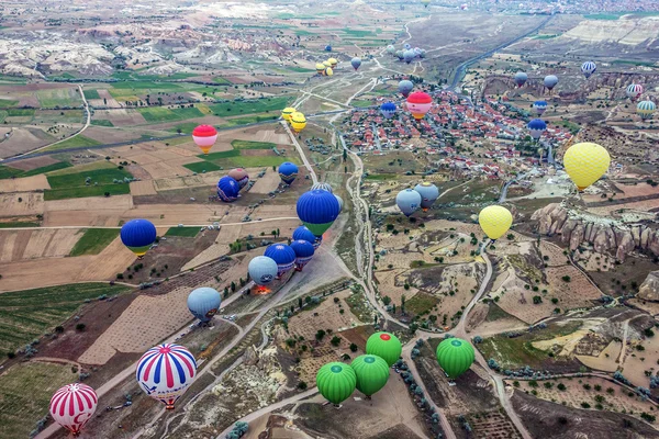 Εμφάνιση του μπαλόνια, Γκιόρεμε, Καππαδοκία, Τουρκία, — Φωτογραφία Αρχείου