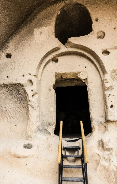 Berglandschap, oude klooster, cavusin, Cappadocië, Turkije — Stockfoto