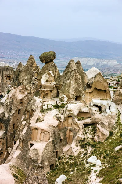 Skały krajobraz w Göreme, Kapadocja, Turcja — Zdjęcie stockowe