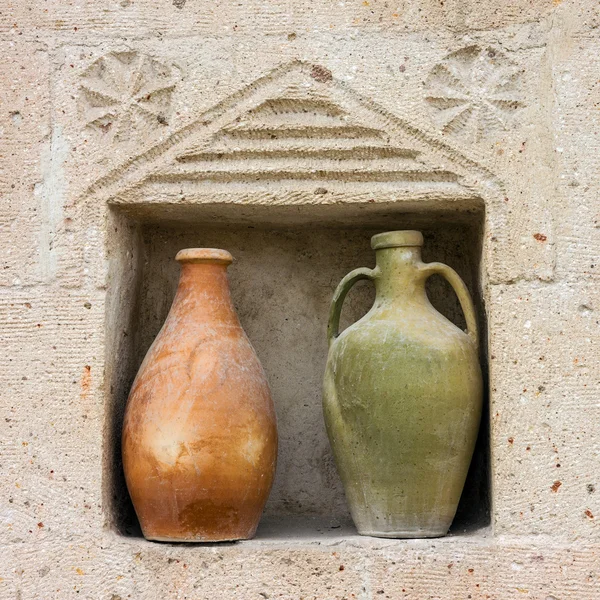 Two ceramic old jugs, Turkey — Stock Photo, Image
