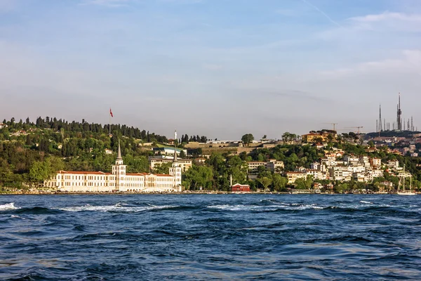 Kuleli militaire middelbare school, Bosporus, Istanbul, Turkije — Stockfoto