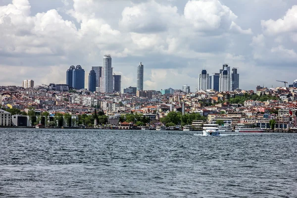 Od strony morza z Istanbul, Turcja. — Zdjęcie stockowe