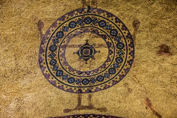 Croix chrétienne à l'intérieur de Hagia Sophia - plus grand monument — Photo