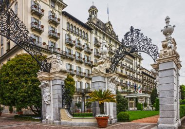 Stresa, İtalya - 17 Haziran 2022: Stresa 'daki Grand Hotel Borromees. 