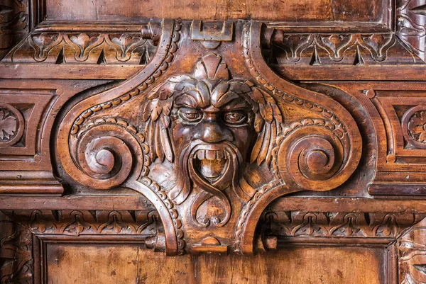 Door Wood Carving Decororation Mask Palazzo Ducale Venice Italy — Stock fotografie