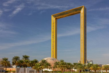 Dubai, BAE - 29 Şubat 2022 Dubai Frame binası, şehir mimarisi, BAE