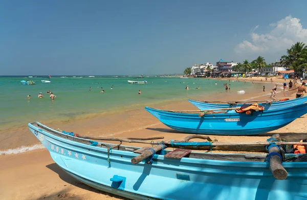 Hikkaduwa Sri Lanka Şubat 2022 Hikkaduwa Okyanus Sahilinde Turistler Botlar — Stok fotoğraf