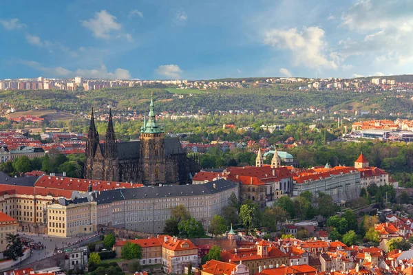 Prague Castle Saint Vitus Cathedral Panoramic City Architectural Landscape View — Foto de Stock