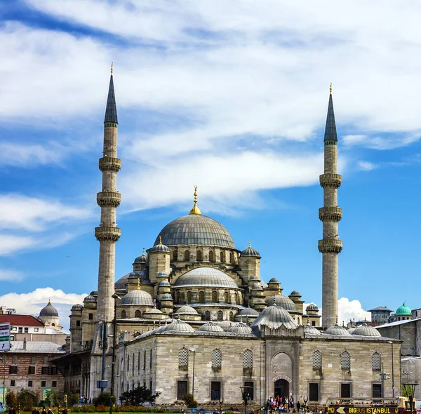 Galata Bridge Mosque Eminonu Istanbul Turkey — Foto de Stock
