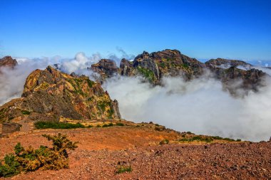 Madeira Adası dağ manzarası, Portekiz. Peak Ariero, Pico Arierio