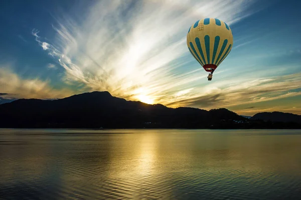 Norwegian Fjords Hot Air Balloon Geiranger Norway Sunrise — Fotografia de Stock