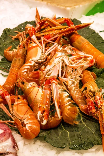 Shrimps Boiled Red Seafood Leaf — Stock Photo, Image