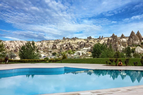 Swimming Pool Cappadocia Mountain Rock Landscape Turkey — Foto de Stock