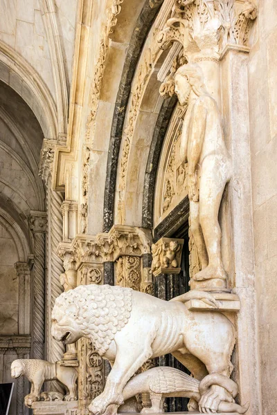 Trogir Croatia June 2022 Lion Sculpture Cathedral Church — Foto de Stock