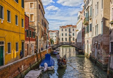 Venedik, İtalya - 31 Mayıs 2022: Venedik Caddesi, İtalya