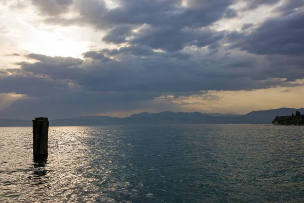 Lago Garda Panorama Vista Tramonto Sirmione Italia — Foto Stock