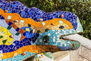 Barcelona, İspanya. Kertenkele mozaik heykel Park Guell