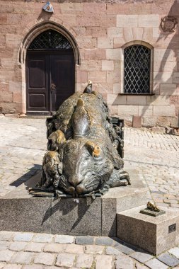 Nuremberg, Almanya - 12 Mayıs 2022: Tavşan heykeli - Albrecht Durer 'e Övgü