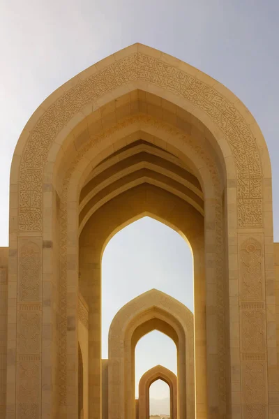 Muscat Oman Bâtiment Grande Mosquée Sultan Qaboos Architecture Arc — Photo