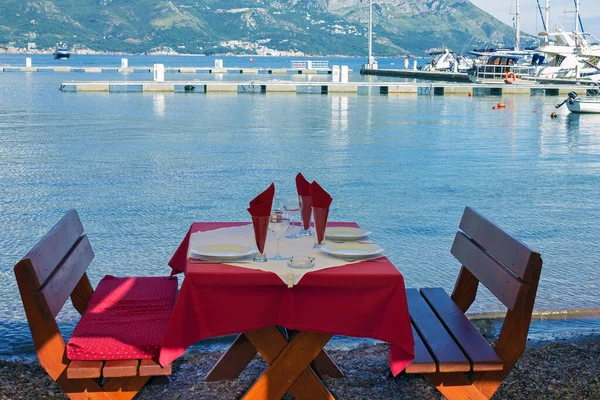 Served Table Sea Beach Restaurant Budva Черногория — стоковое фото