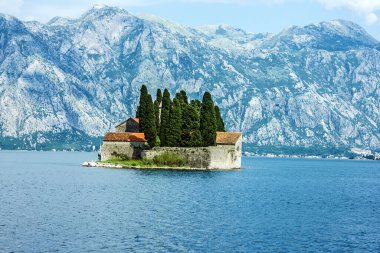 Deniz manzarası, manastır Adası Perast, Karadağ.