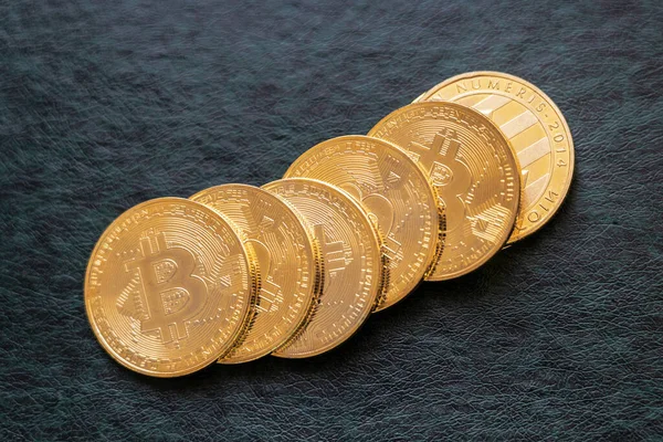 Bitcoin Coins Criptocurrency Dark Background Financial Conceptual Image — Stock Photo, Image