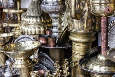 Metal gereçler Casablanca, Fas piyasada damgalama