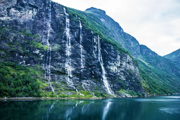 Geiranger Fjord Norwegen Wasserfälle Sieben Schwestern — Stockfoto