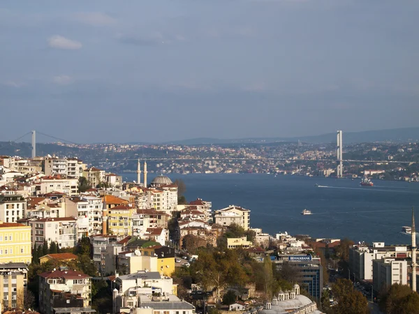 Vedere peste Instanbul Turcia cu Podul Bosfor — Fotografie, imagine de stoc