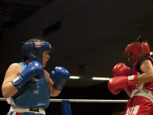 Partido de boxeo femenino — Foto de Stock