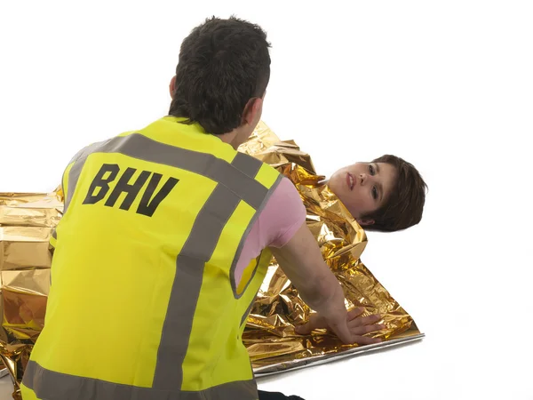 şirket, ilk yardım bakım sağlar.