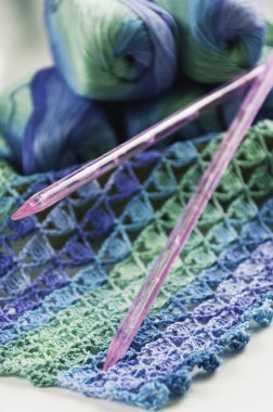 mavi ve yeşil tonları örgü