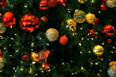 Arka plan olarak Noel ağacı süslemesi