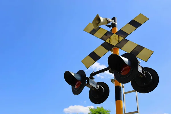 Varningsskyltar Och Varningsljus Vid Järnvägskorsningar Japan — Stockfoto