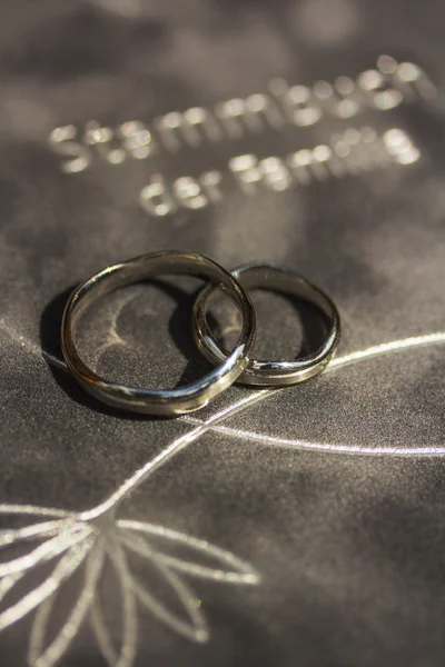 Wedding rings — Stock Photo, Image