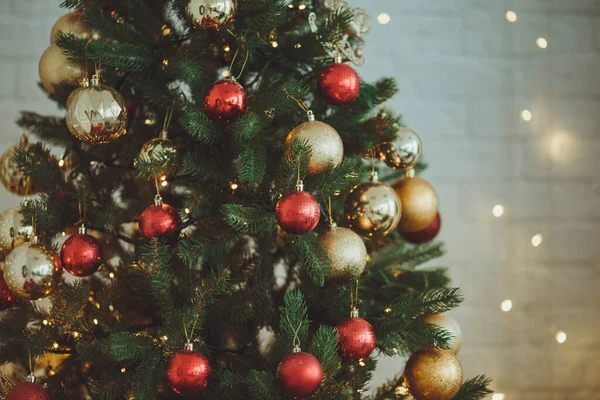Χριστουγεννιάτικο Φόντο Χριστουγεννιάτικο Δέντρο Παιχνίδια Και Γιρλάντες Εικόνα Αρχείου